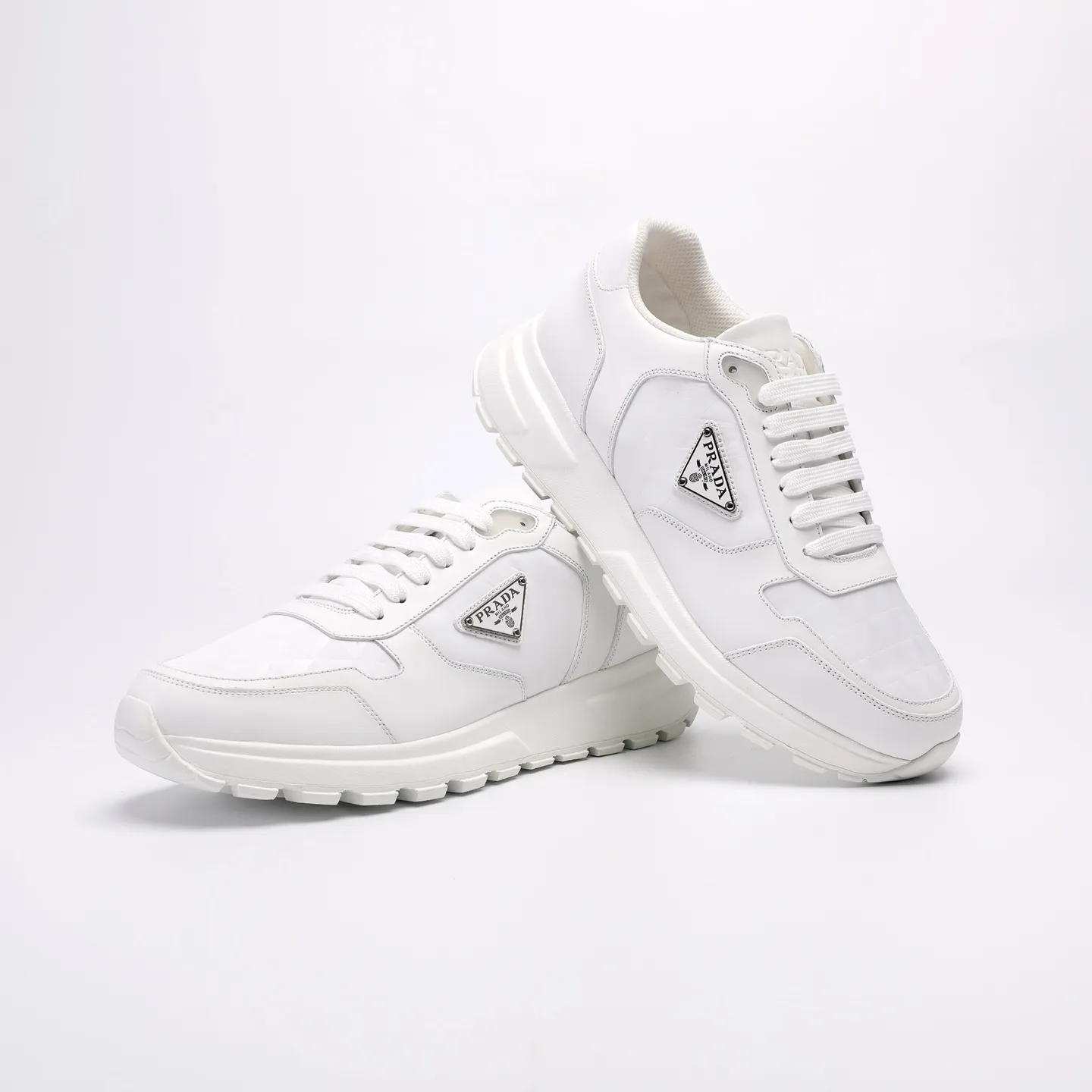 Batch 580 [PRADA] Men's shoes are popular in the counter, official website synchronization, high-quality shipments. Fabric: original cowhide with snakeskin. Lining: cowhide feet + cowhide lining. Outsole: original TPU + foam. Size: 38-46